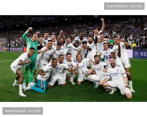 莱茵河畔的野心与白衣军团的荣耀：当“小马驹”撞上“银河战舰”的足球史诗