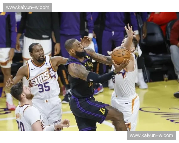 凤凰涅槃，快船远航：太阳与快船的宿命对决，谁能主宰洛城荣光？